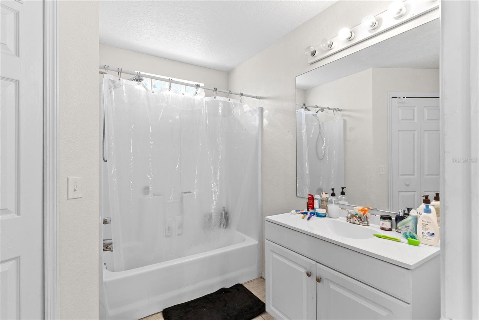 ROYAL RIDGE PH 02 - Residential