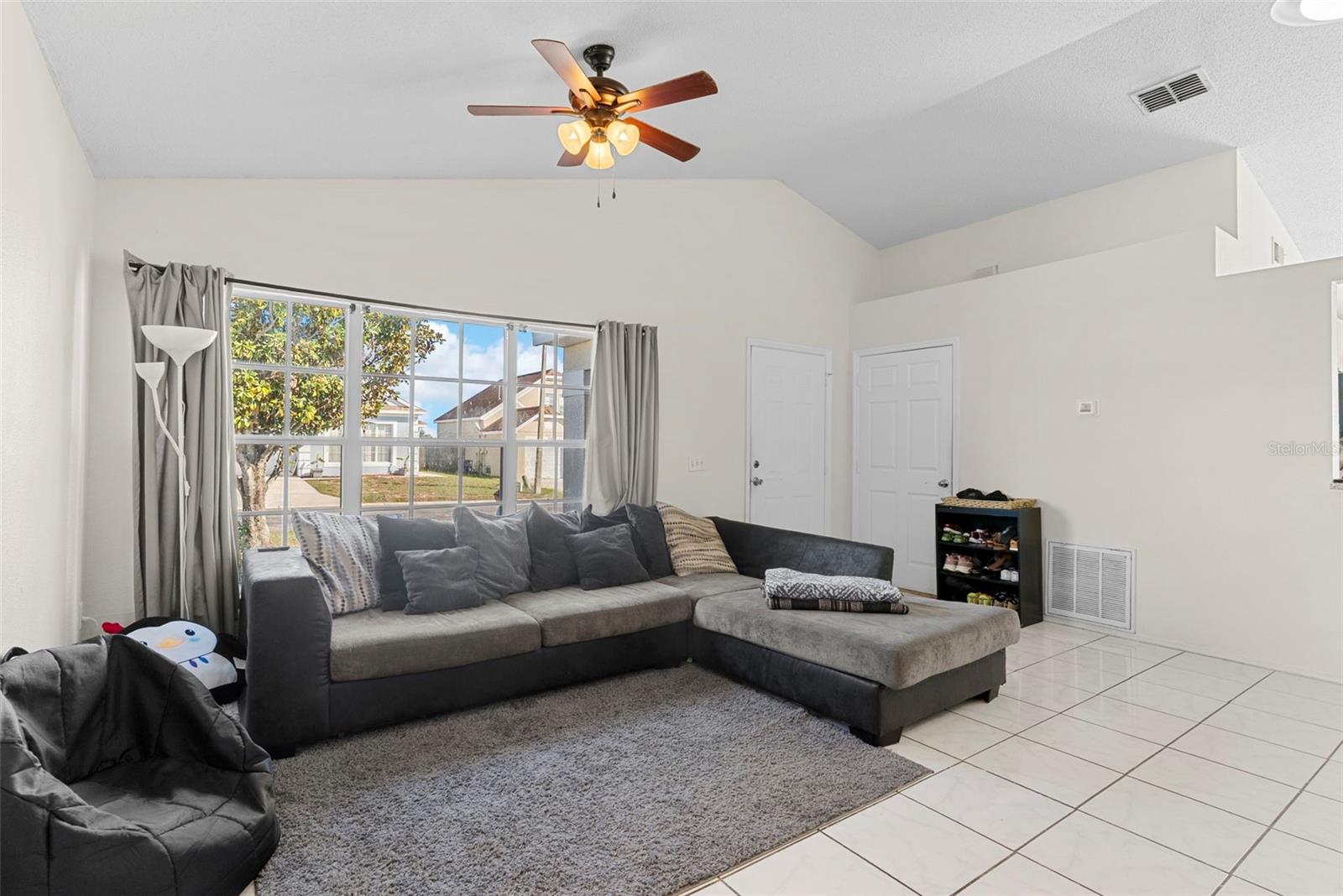 ROYAL RIDGE PH 02 - Residential