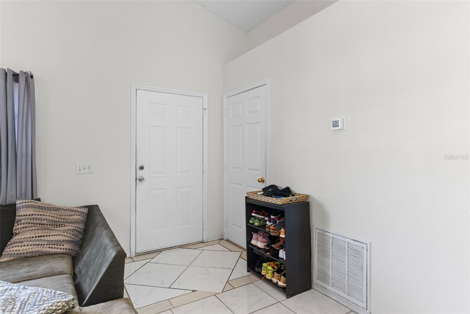 ROYAL RIDGE PH 02 - Residential