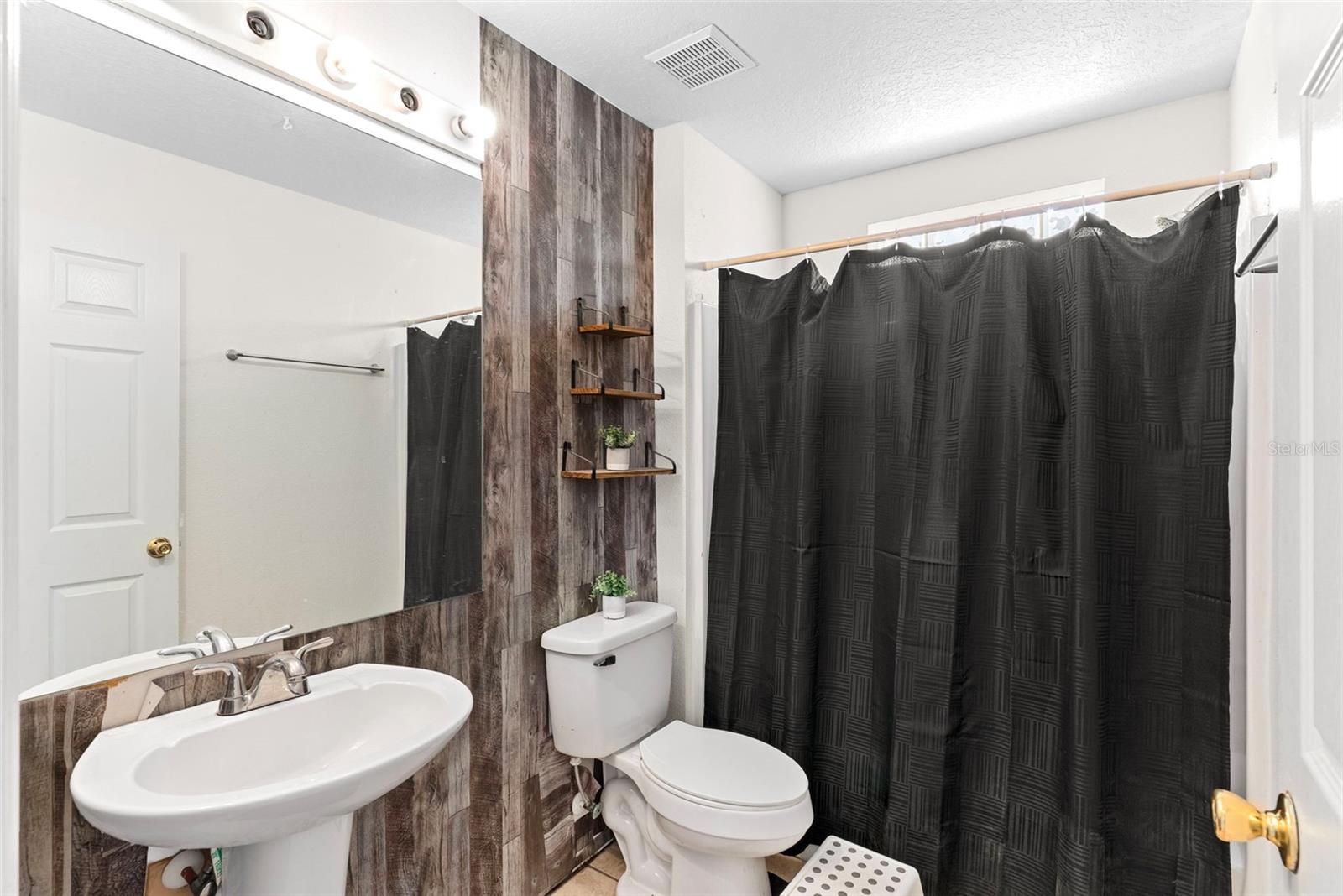 ROYAL RIDGE PH 02 - Residential