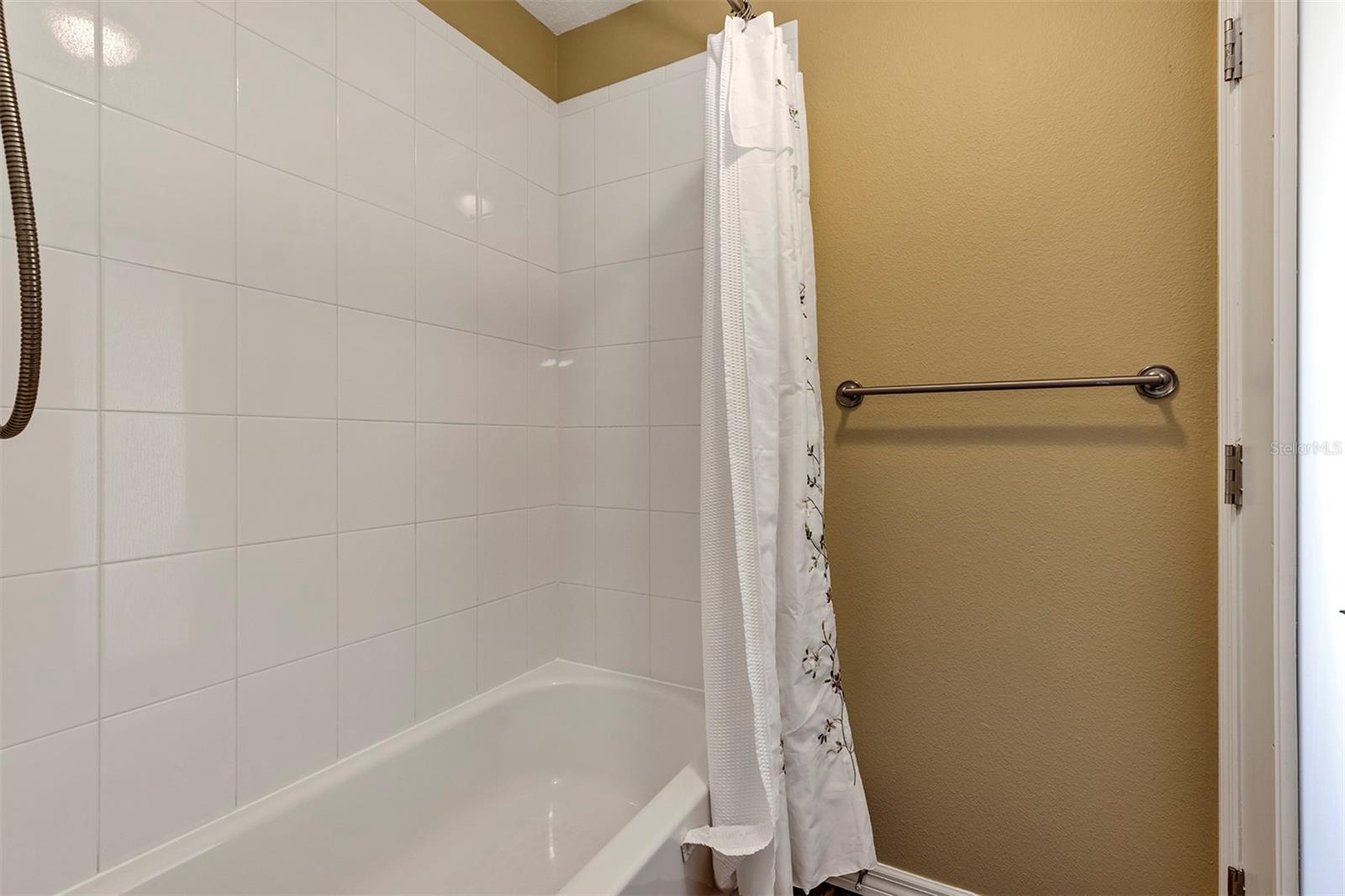 COVINGTON PARK A B D E F G & J - Residential Lease