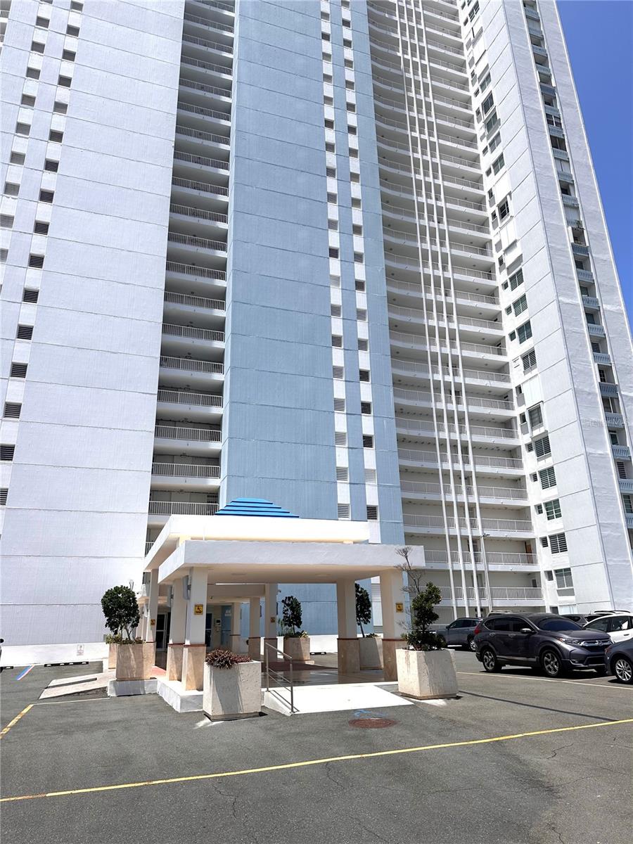 COND DOS MARINAS II - Residential