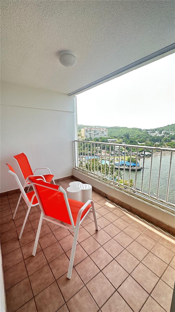 COND DOS MARINAS II - Residential