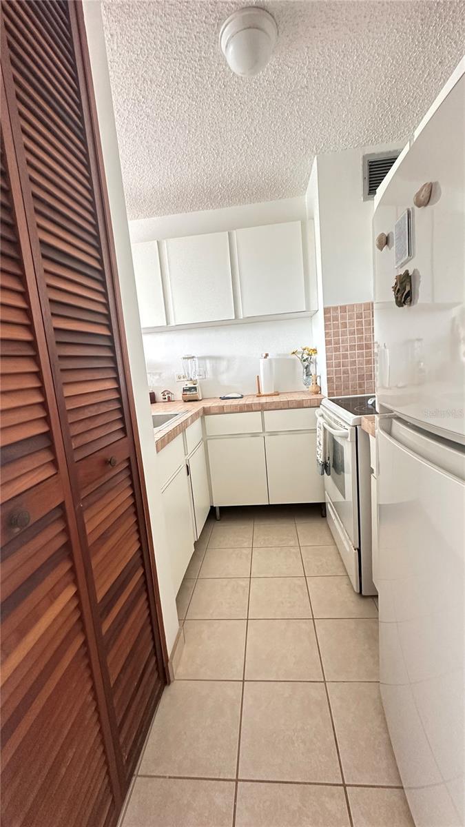 COND DOS MARINAS II - Residential