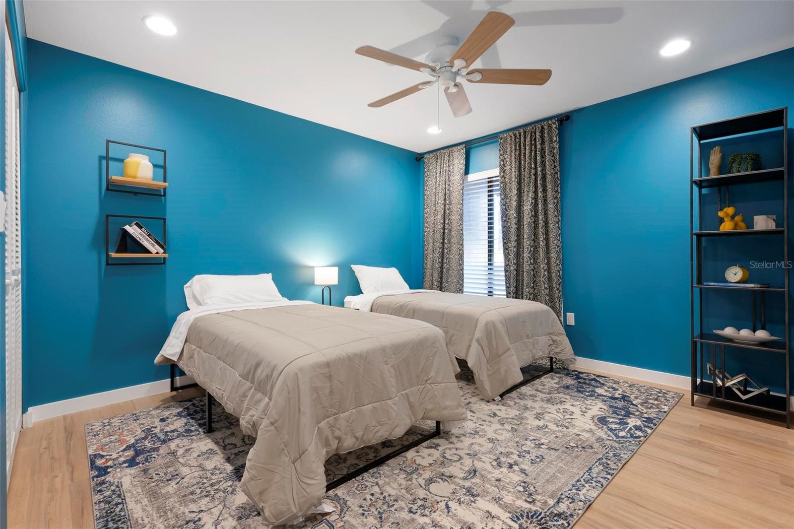 AVISTA OF PALM-AIRE SEC 1 - Residential Lease