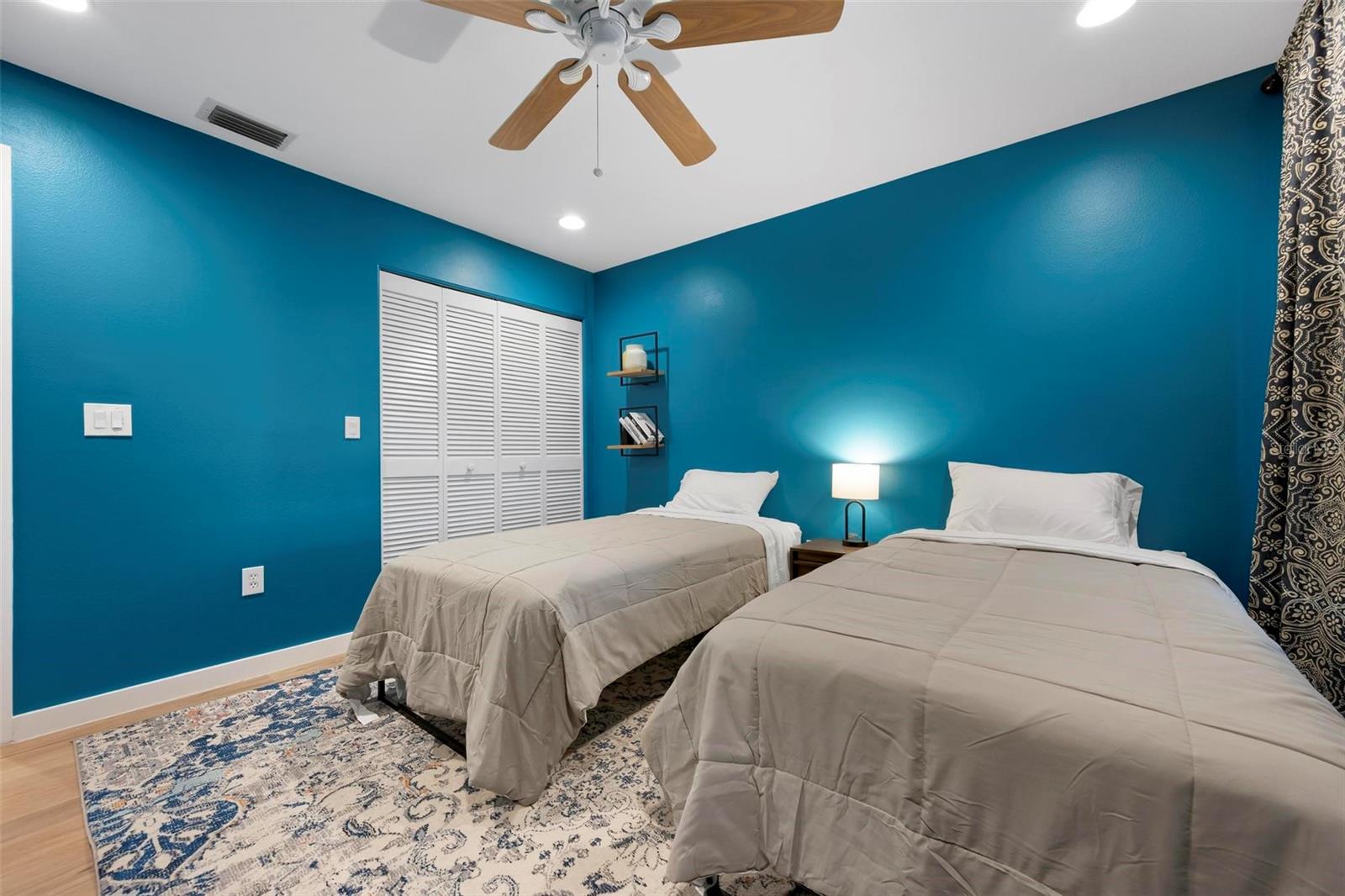 AVISTA OF PALM-AIRE SEC 1 - Residential Lease