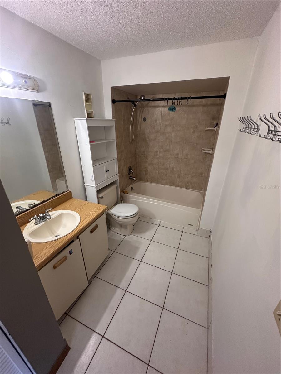 OAK MDW - Residential