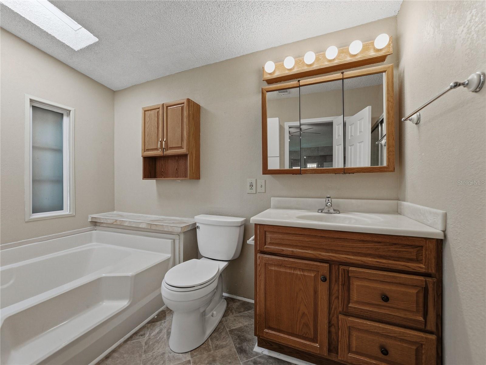 COLONY HILLS COMMUNITY - Residential