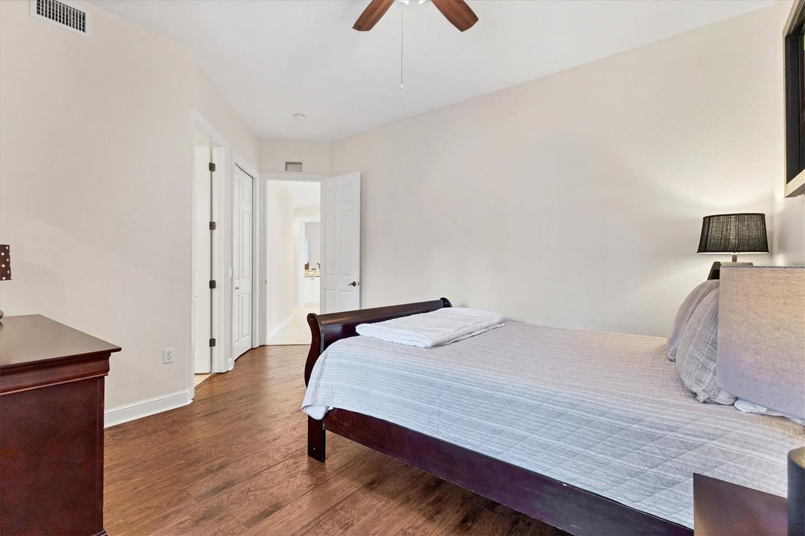 ACADEMY PARK PH I - Residential Lease