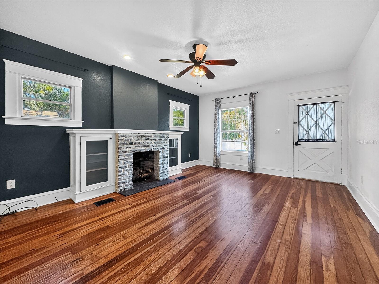 EUSTIS SENTINEL HILL - Residential Lease