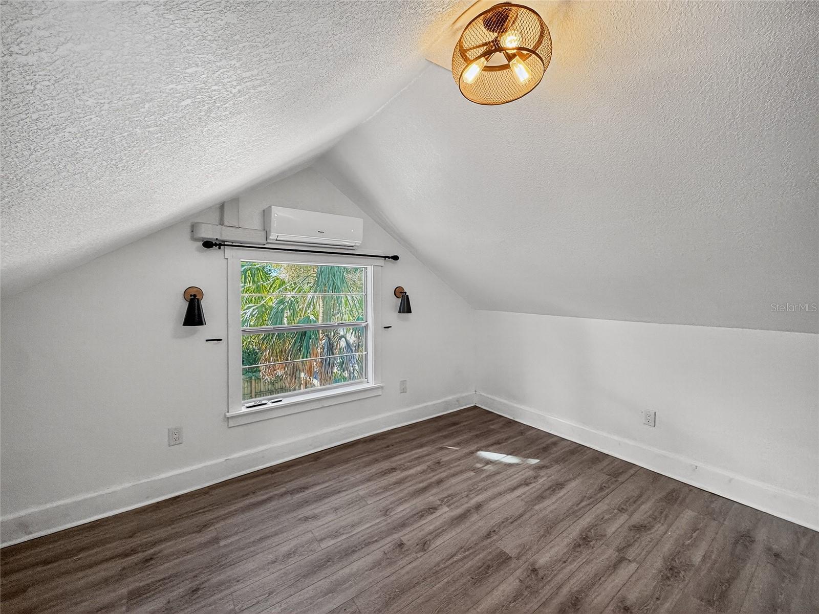 EUSTIS SENTINEL HILL - Residential Lease