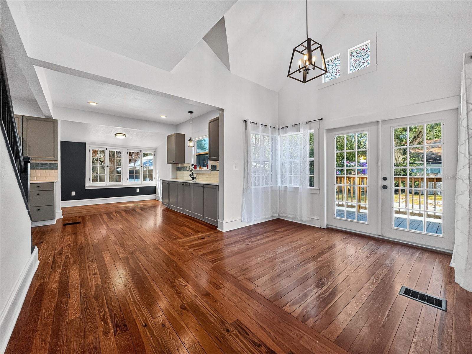 EUSTIS SENTINEL HILL - Residential Lease