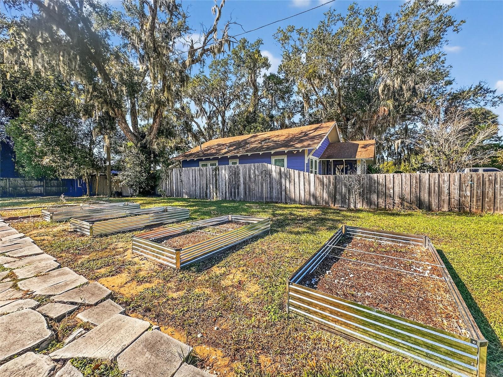 EUSTIS SENTINEL HILL - Residential Lease