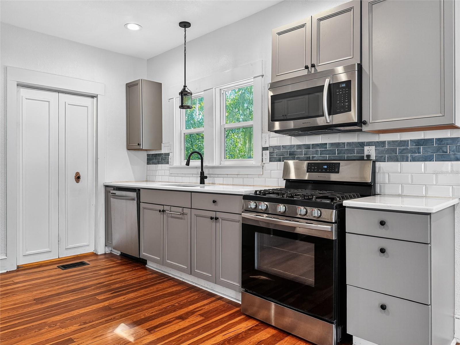 EUSTIS SENTINEL HILL - Residential Lease