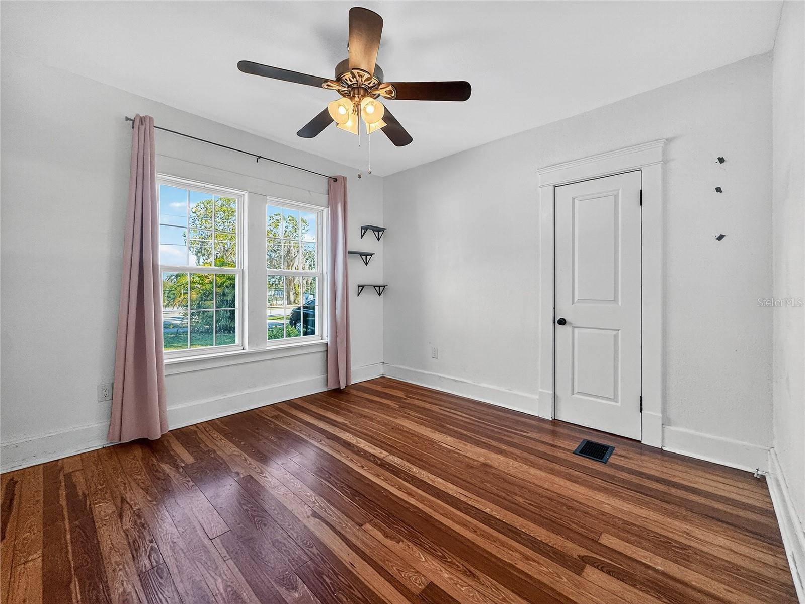 EUSTIS SENTINEL HILL - Residential Lease