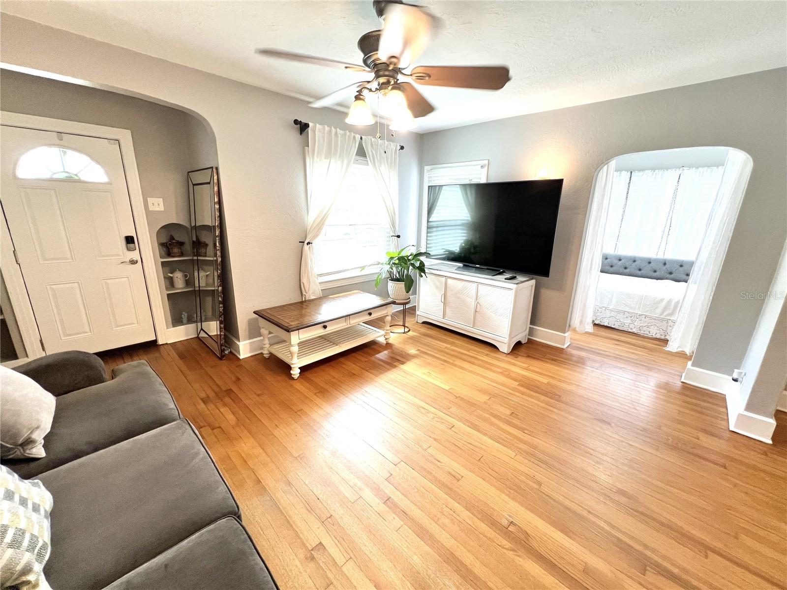 115 E HARVARD STREET