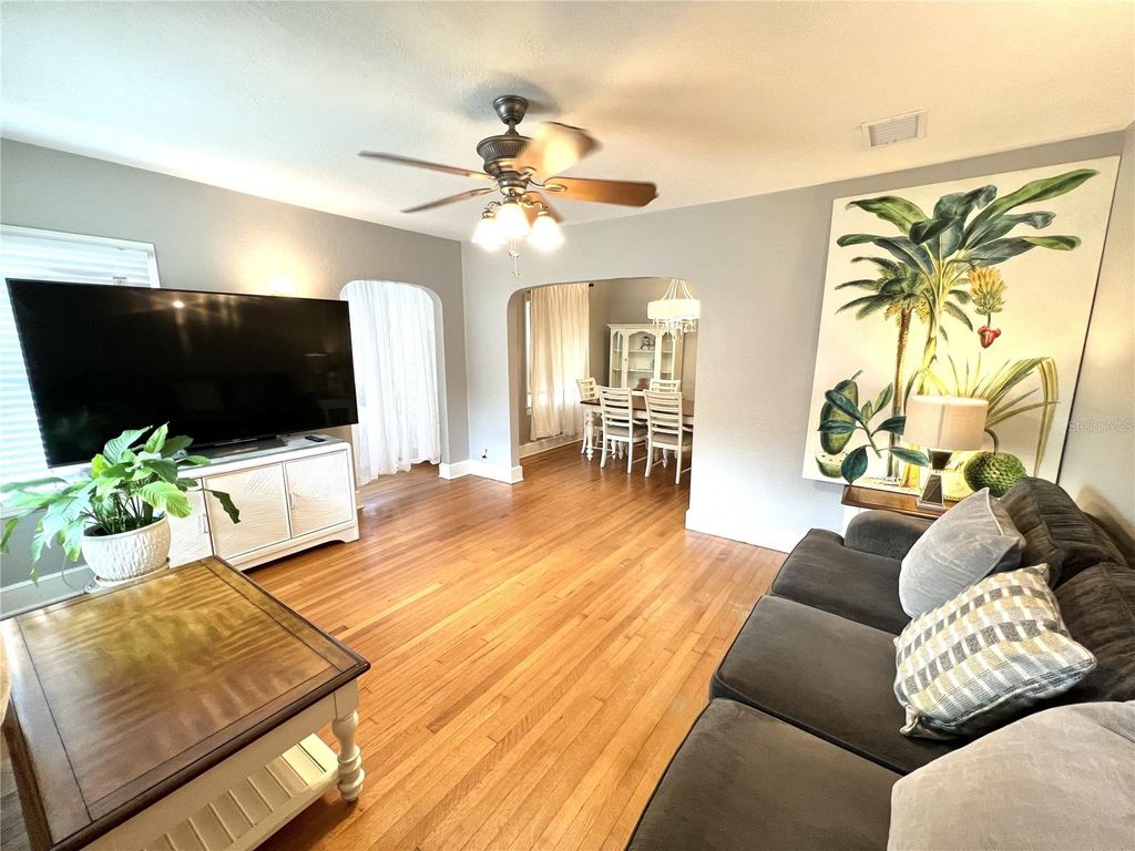 Photo of 115 E Harvard Street, Orlando, FL 32804 (MLS # O6351141)