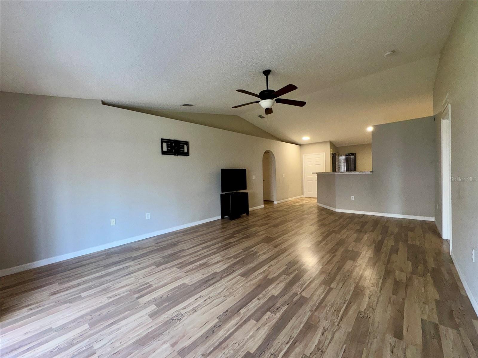 KINGS LAKE PH 3 - Residential Lease