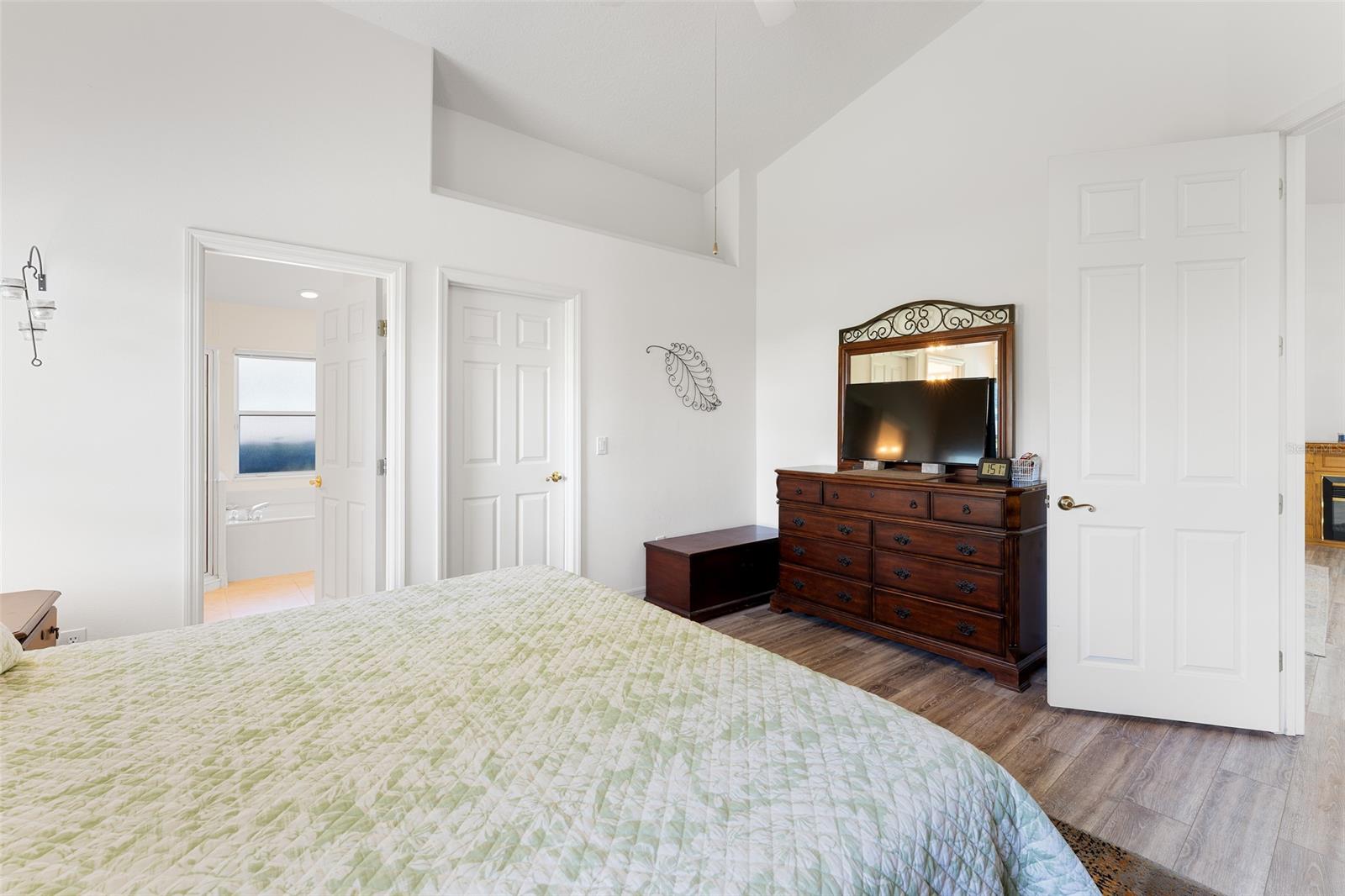 Cypress Cove At Pelican Bay Ph 01 - Residential