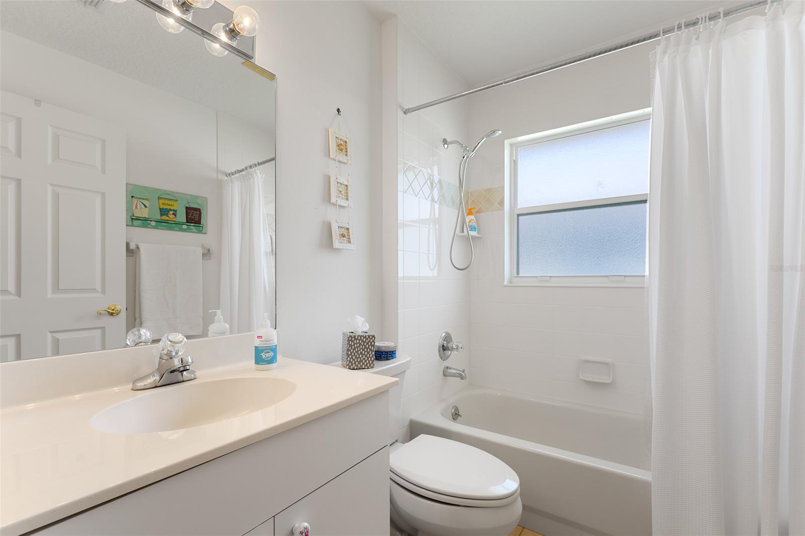 Cypress Cove At Pelican Bay Ph 01 - Residential