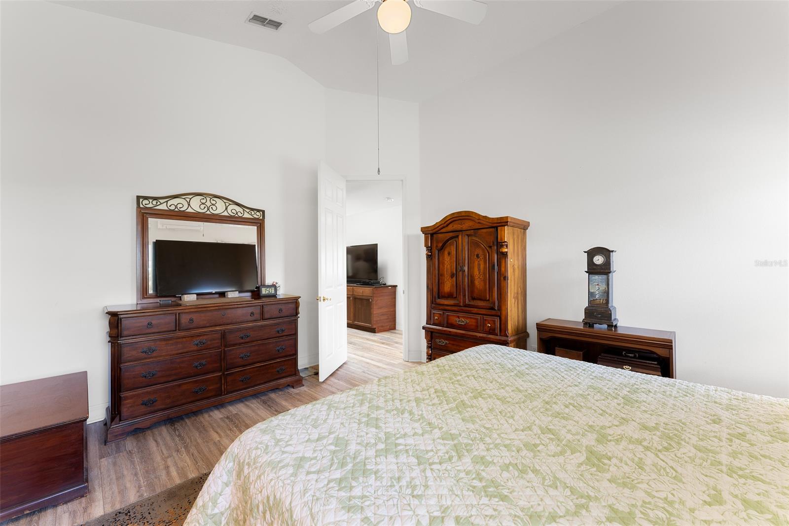 Cypress Cove At Pelican Bay Ph 01 - Residential