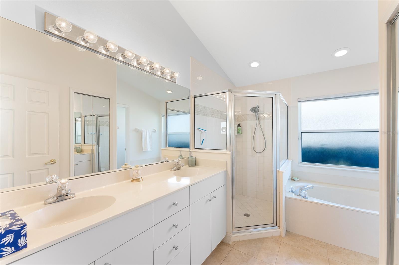 Cypress Cove At Pelican Bay Ph 01 - Residential