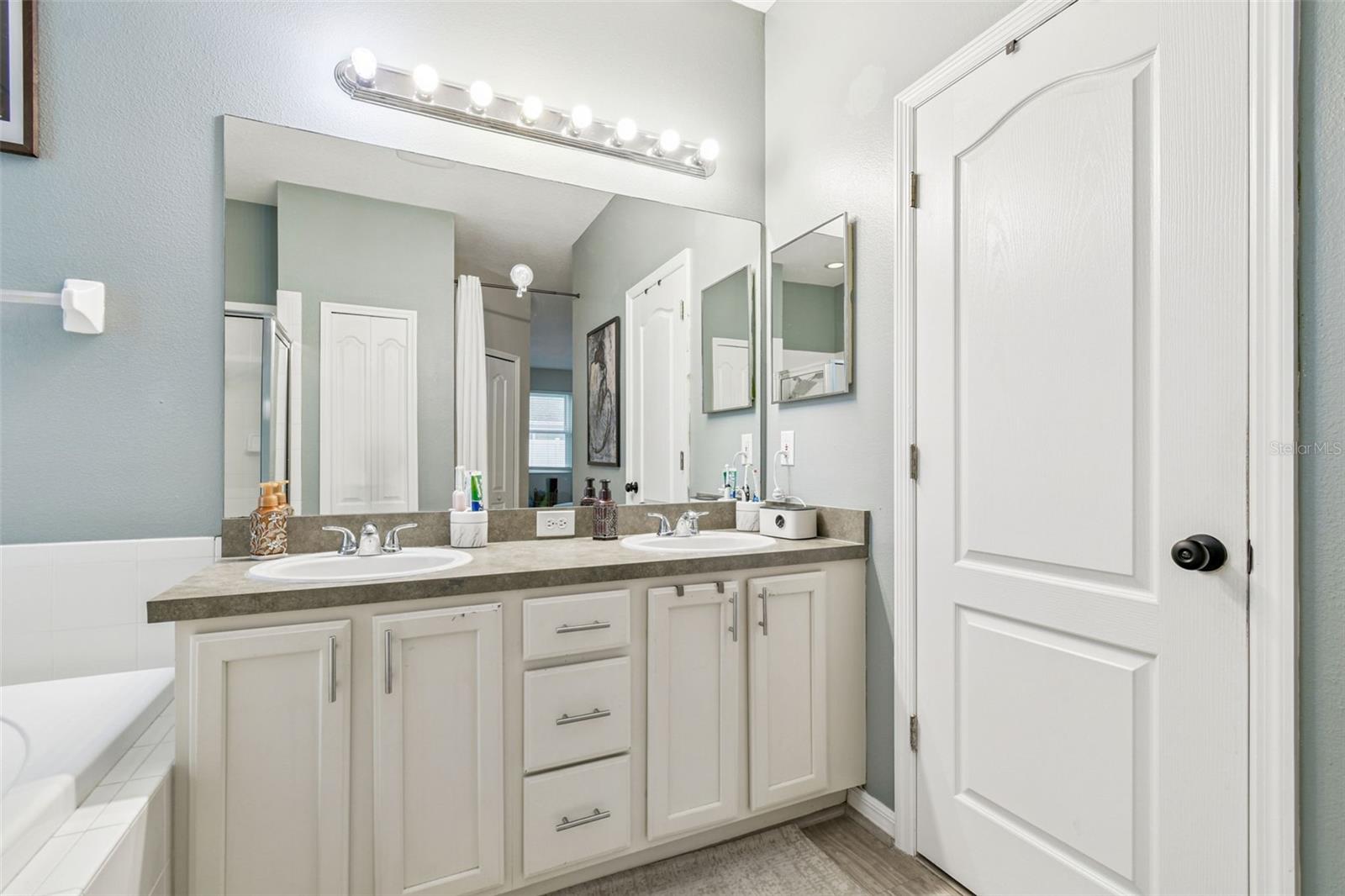 CARROLLWOOD PRESERVE - Residential