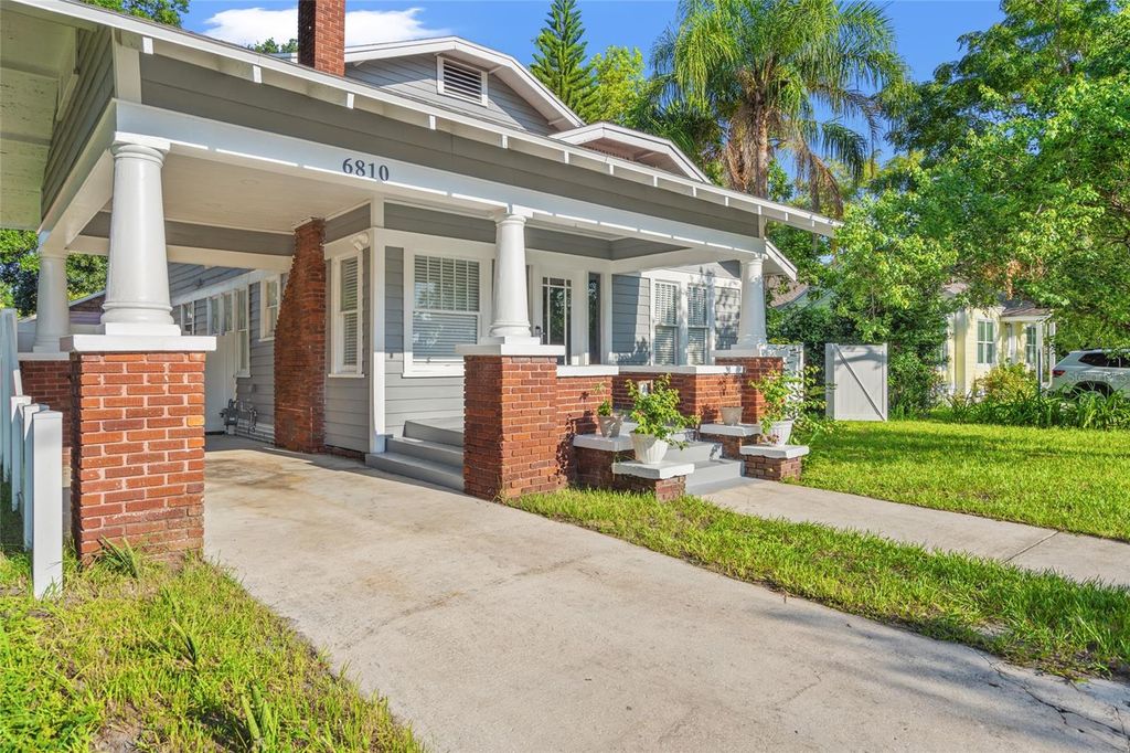 Photo of 6810 N NAVIN AVENUE, TAMPA, FL 33604 (MLS # T3464114)