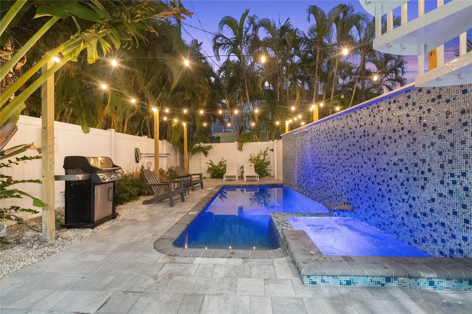 SARASOTA BEACH - Residential Income