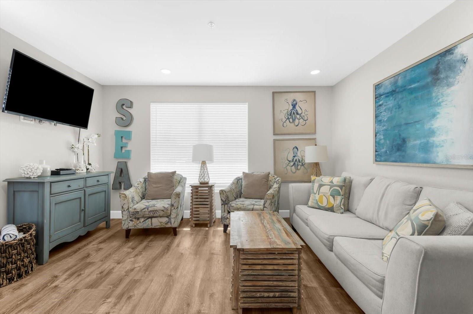 SARASOTA BEACH - Residential Income