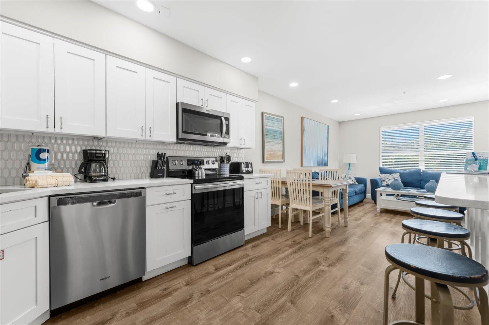 SARASOTA BEACH - Residential Income