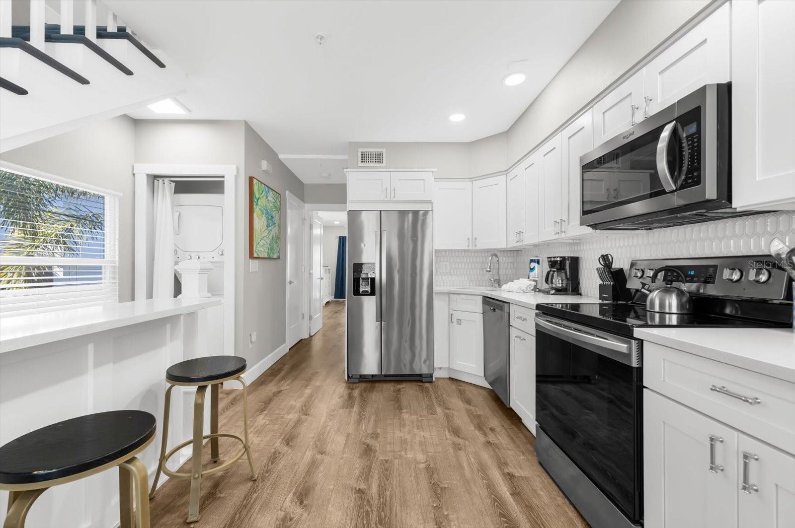 SARASOTA BEACH - Residential Income