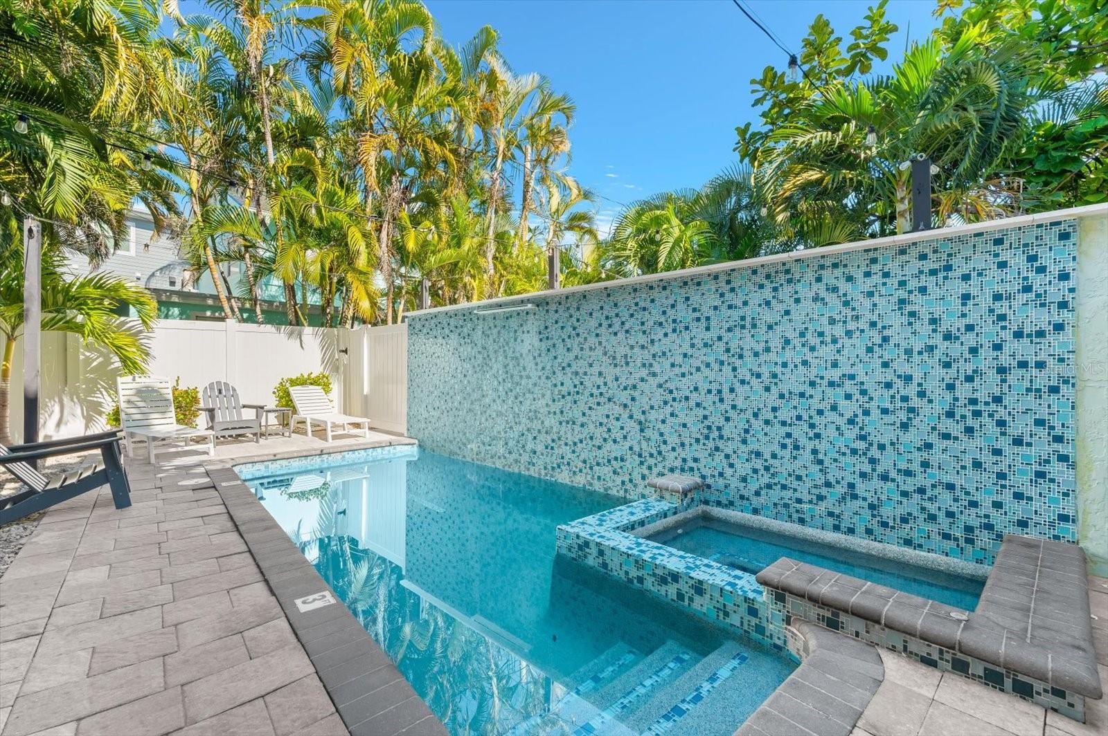 SARASOTA BEACH - Residential Income