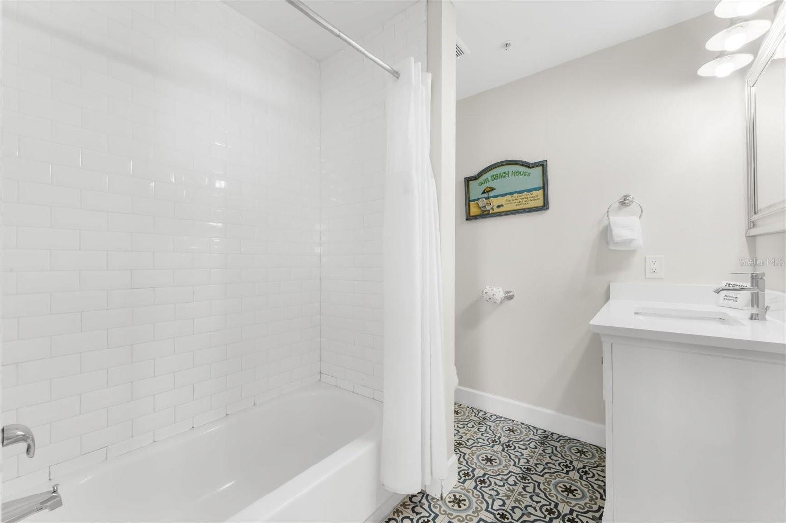 SARASOTA BEACH - Residential Income