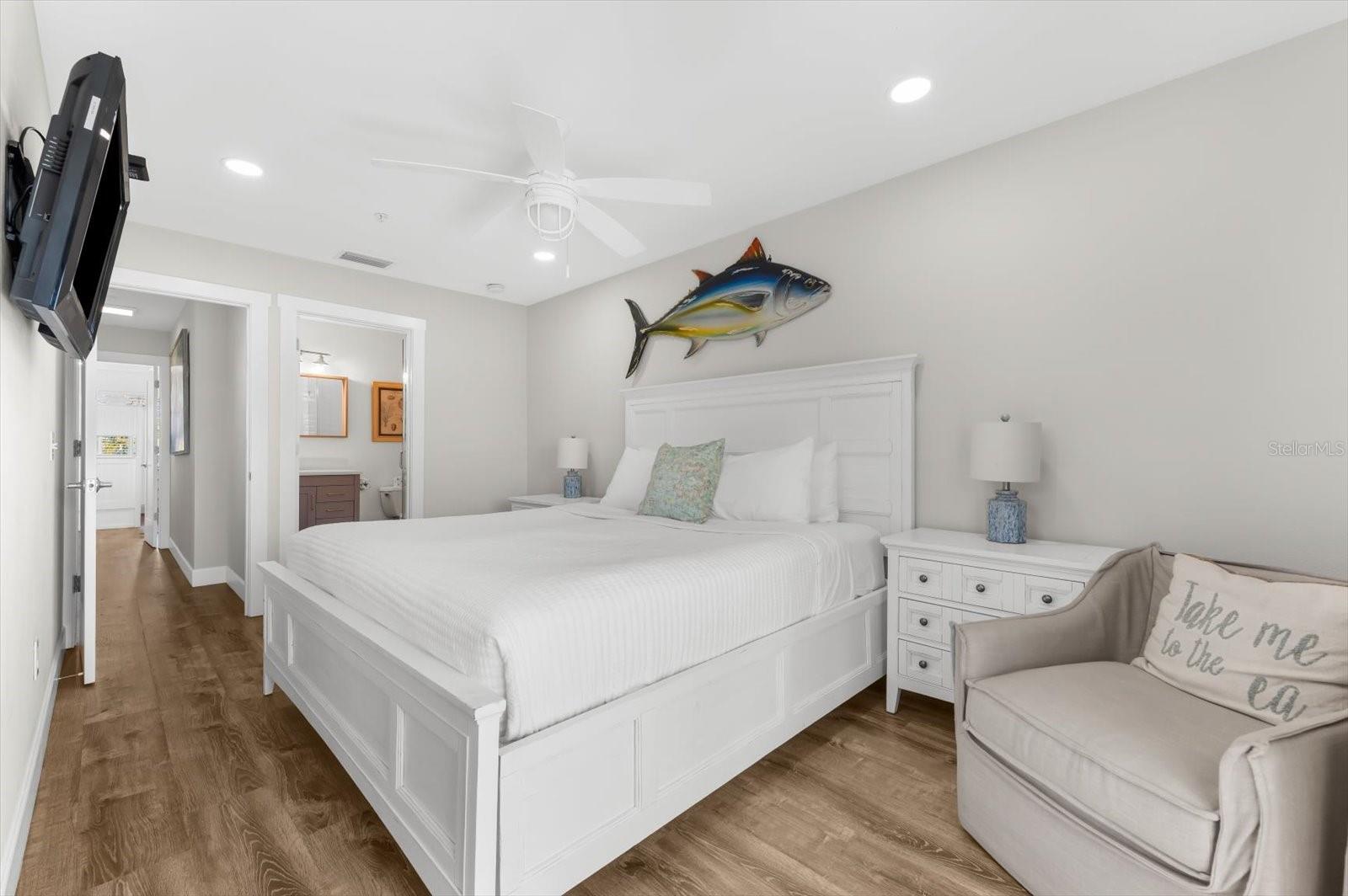 SARASOTA BEACH - Residential Income