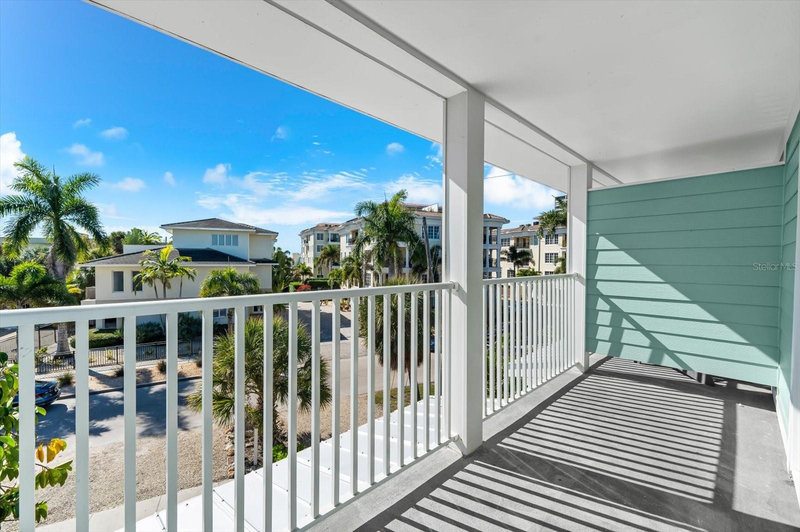 SARASOTA BEACH - Residential Income