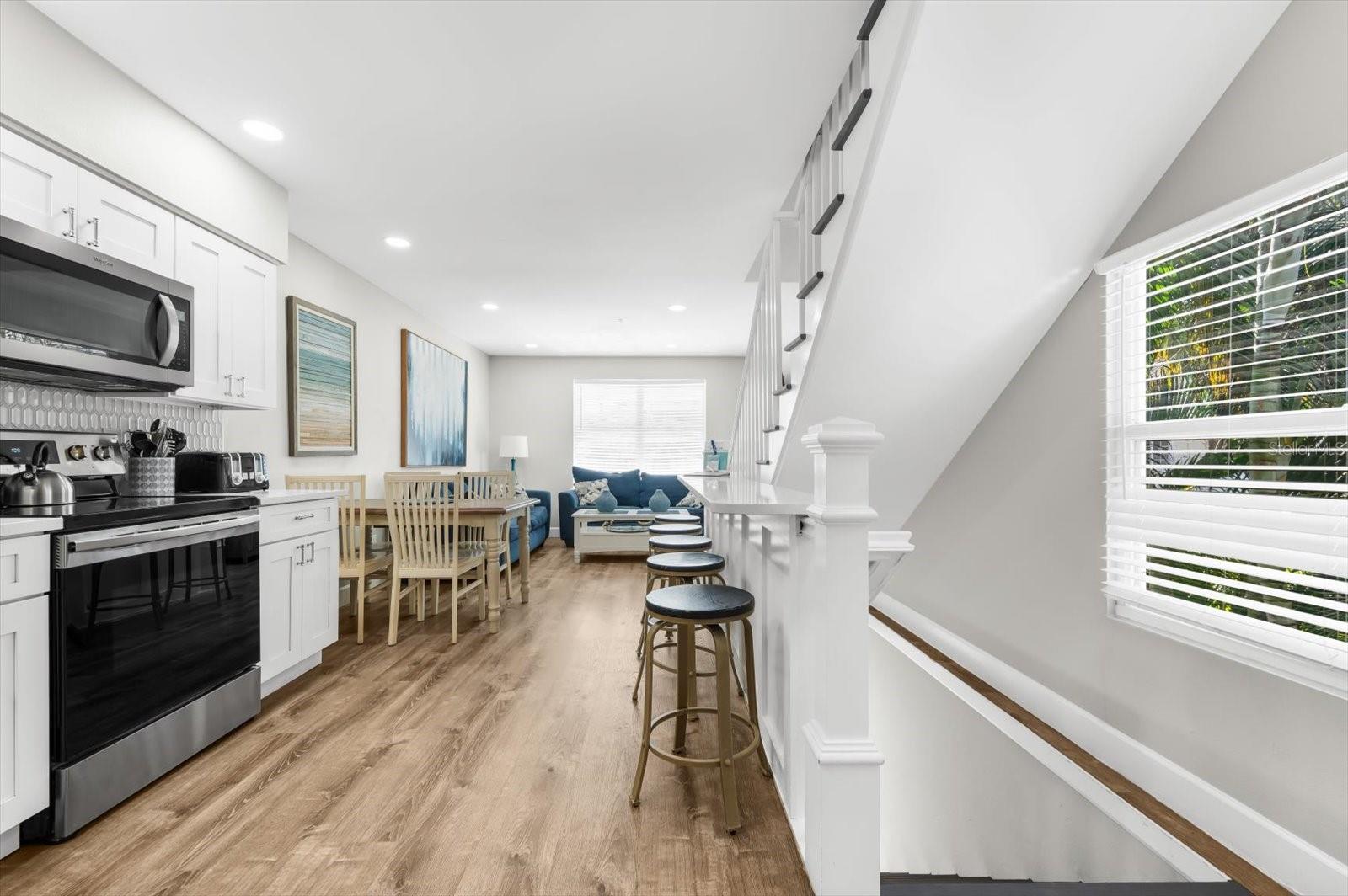 SARASOTA BEACH - Residential Income