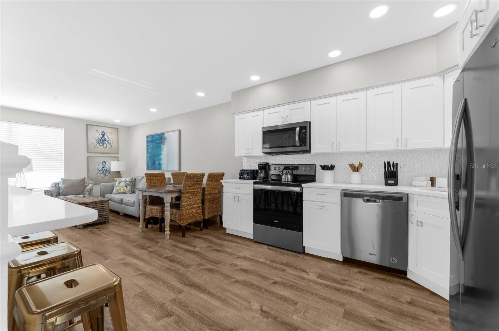 SARASOTA BEACH - Residential Income