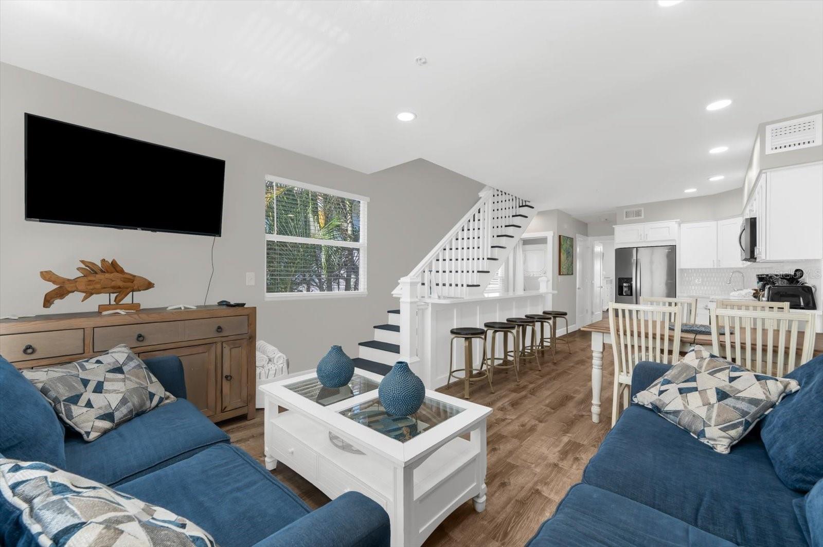 SARASOTA BEACH - Residential Income