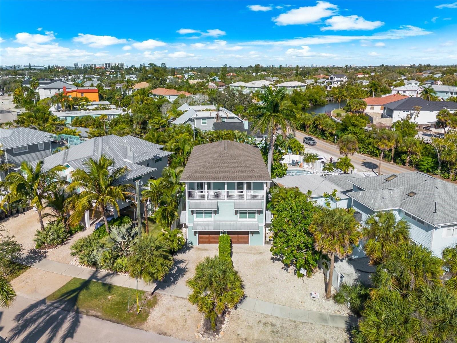 SARASOTA BEACH - Residential Income