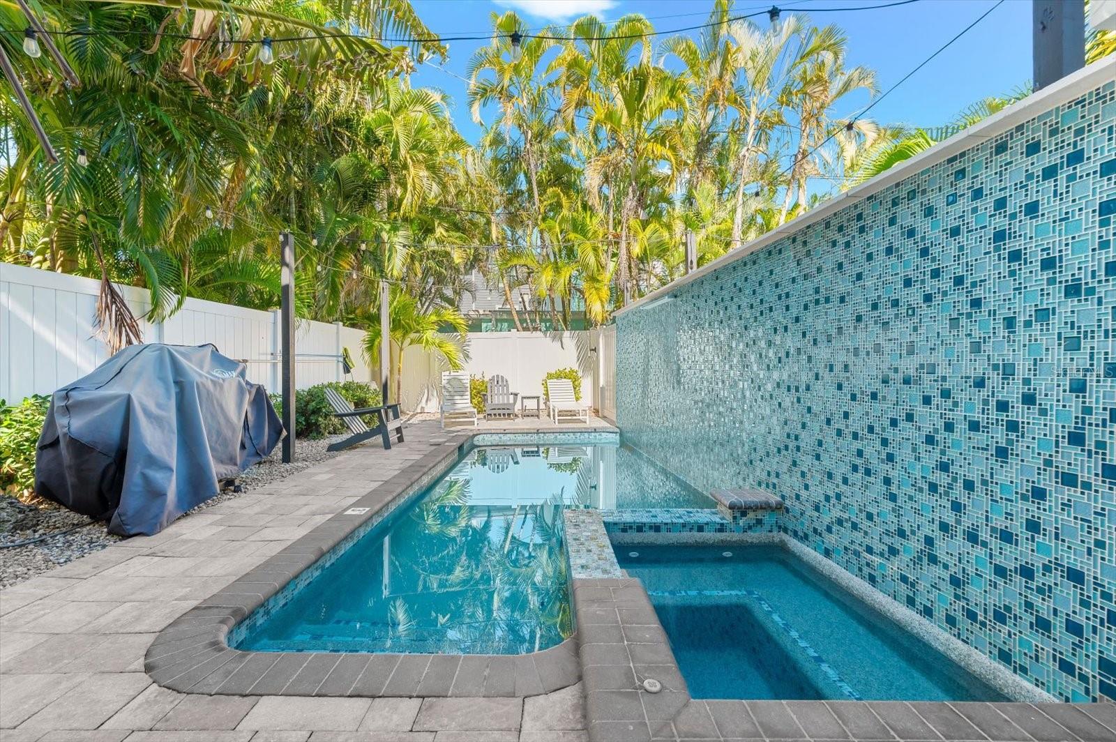 SARASOTA BEACH - Residential Income