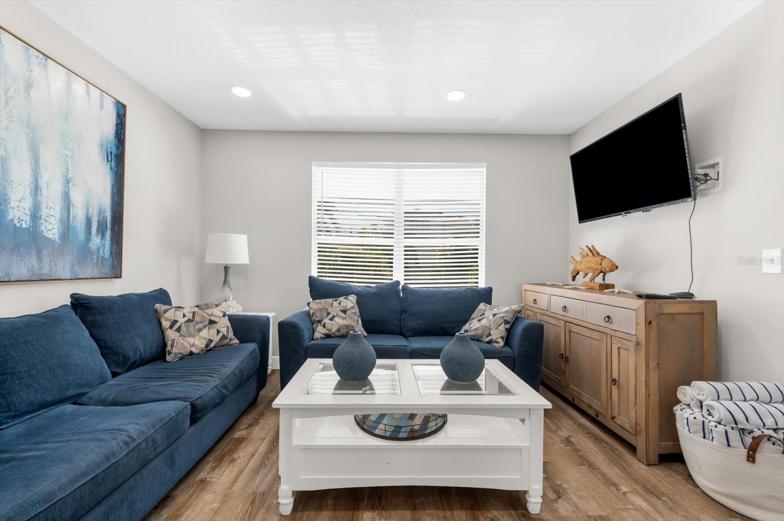 SARASOTA BEACH - Residential Income