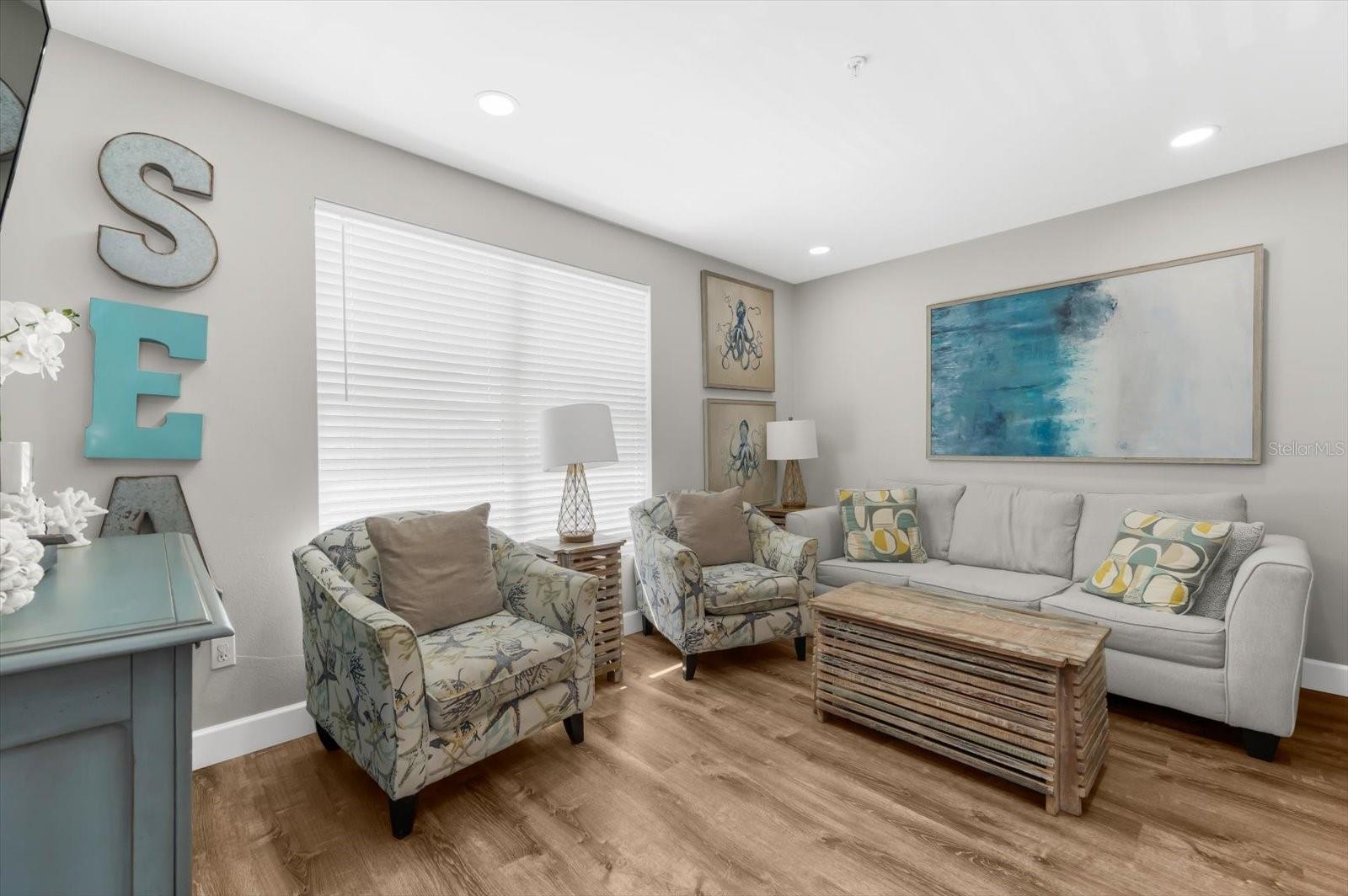 SARASOTA BEACH - Residential Income