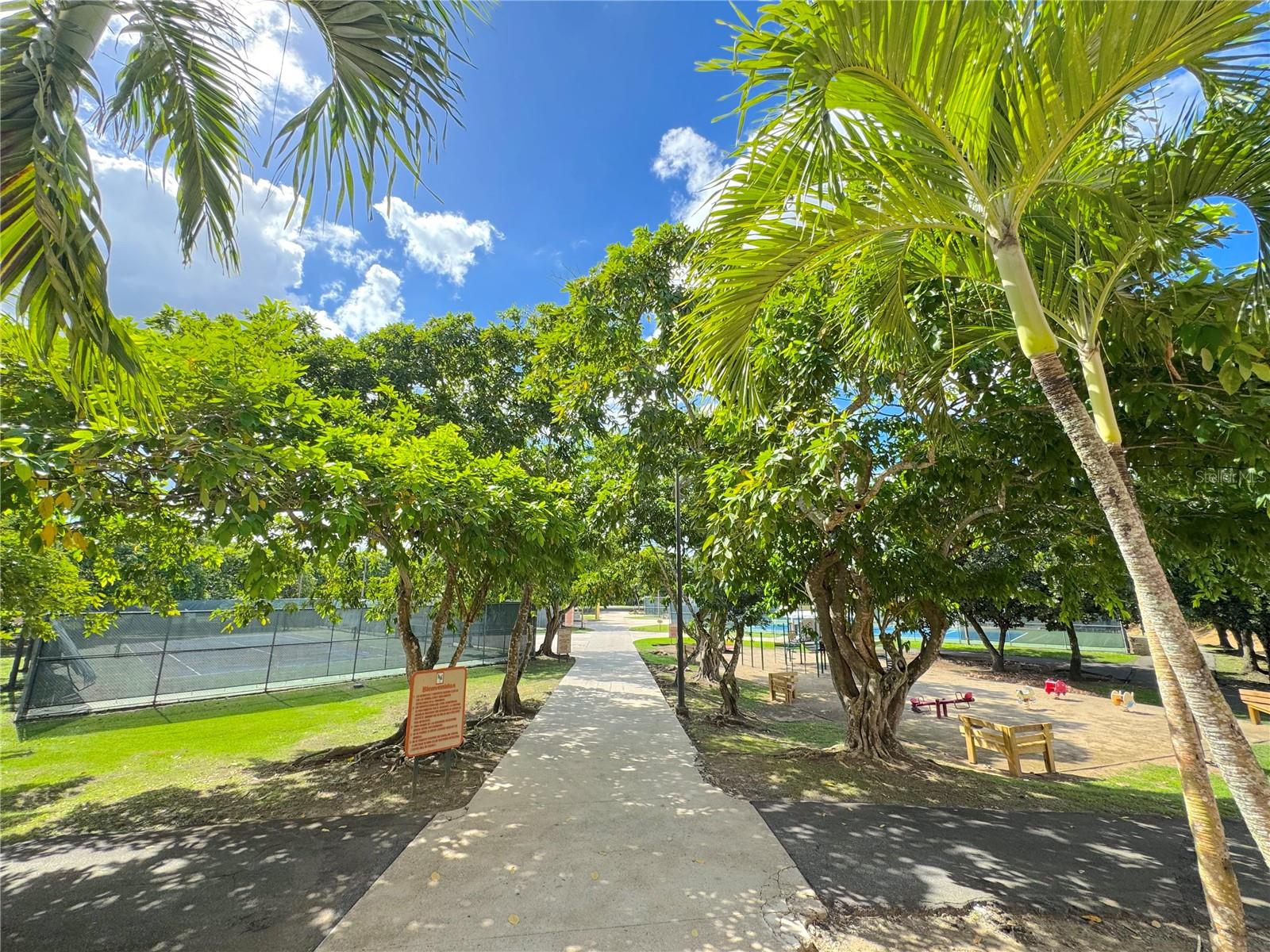 URB. VEREDAS - Residential