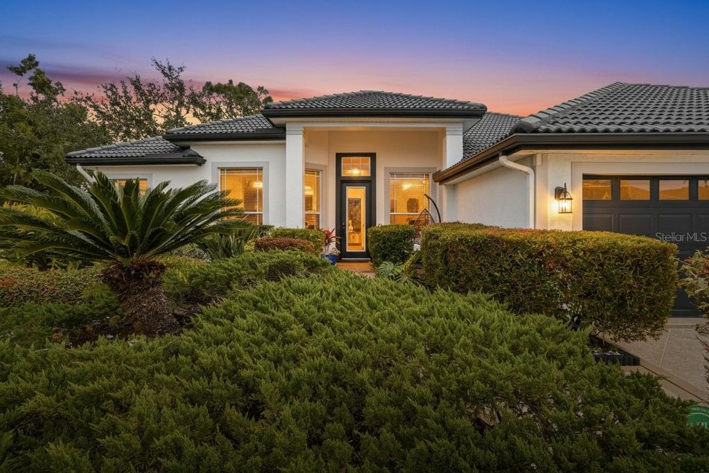 Photo of 7215 Coachlight Street, Sarasota, FL 34243 (MLS # A4683403)