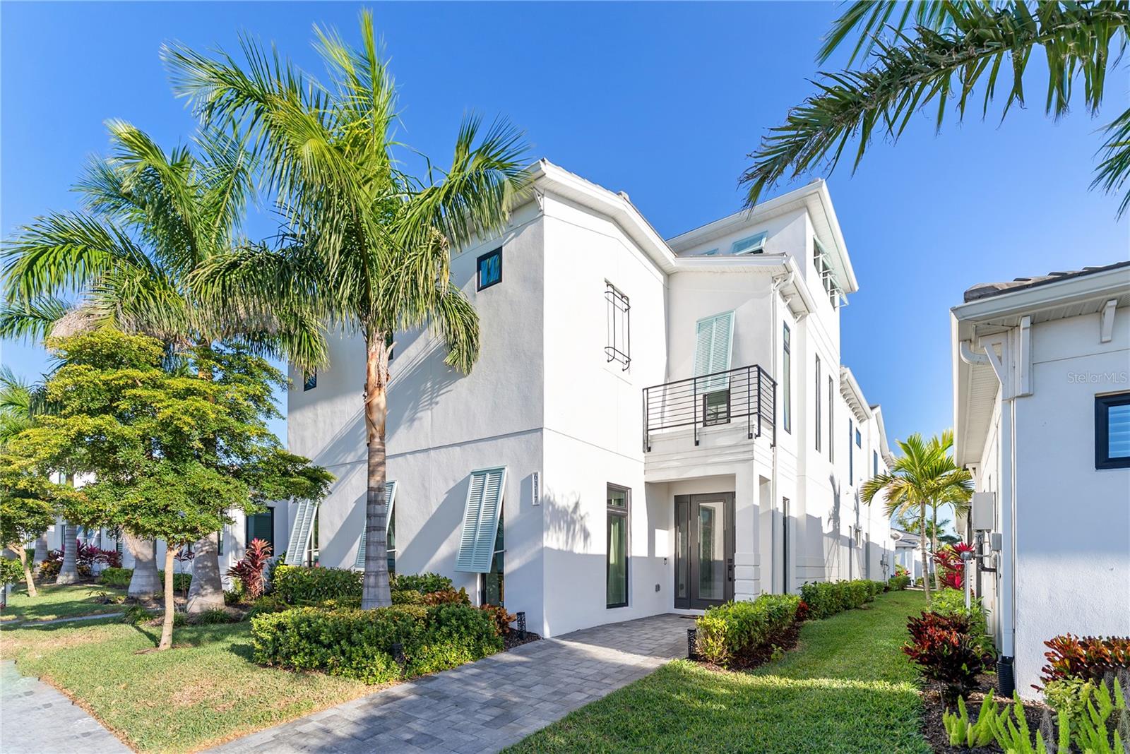 AQUA LAGOON - Residential