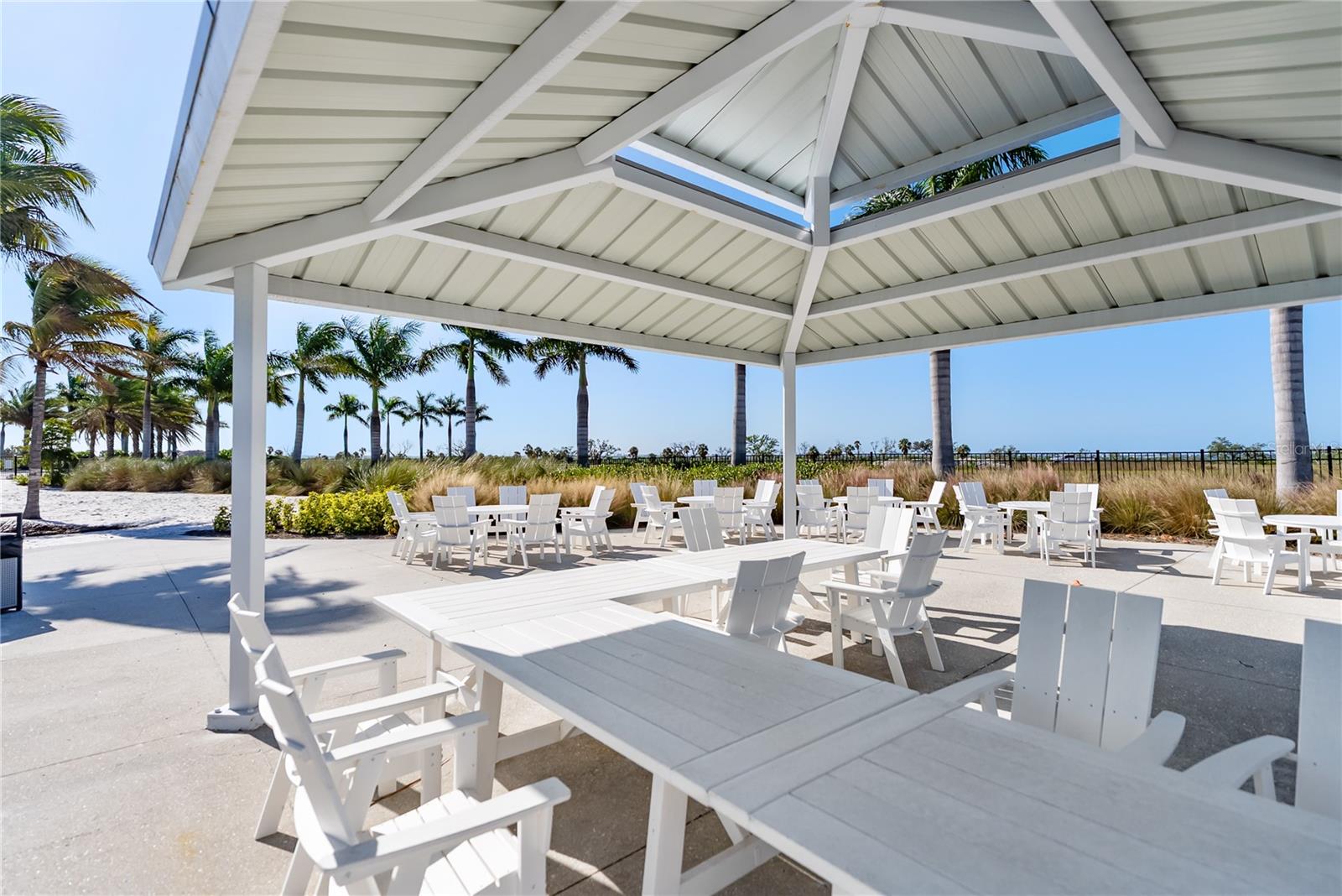 AQUA LAGOON - Residential