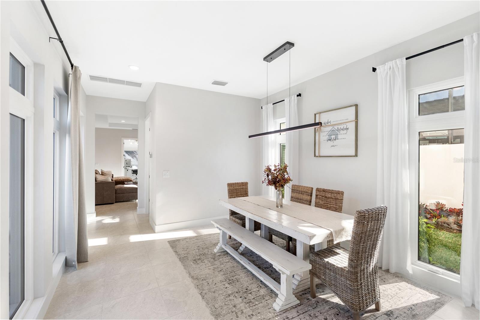 AQUA LAGOON - Residential