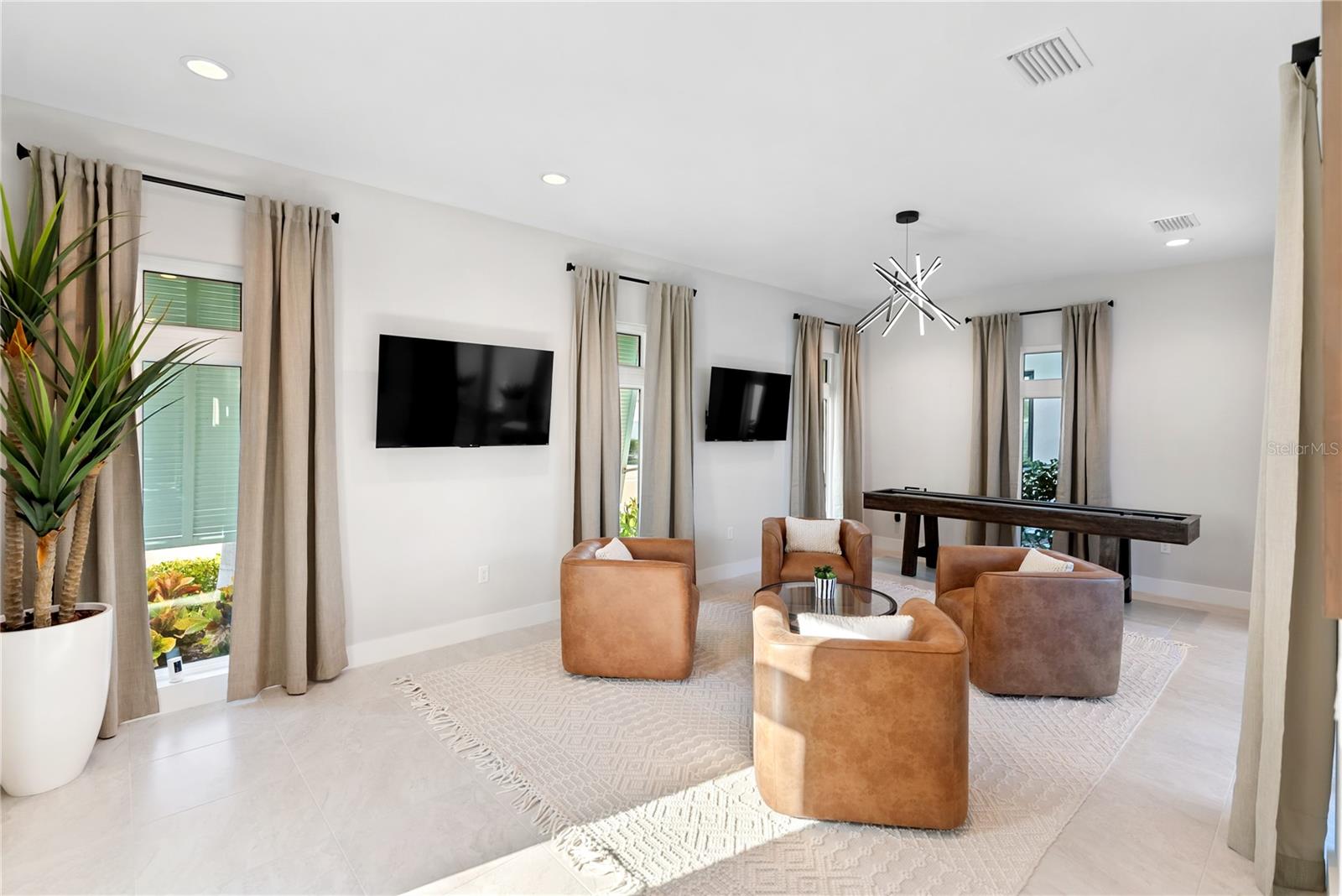 AQUA LAGOON - Residential