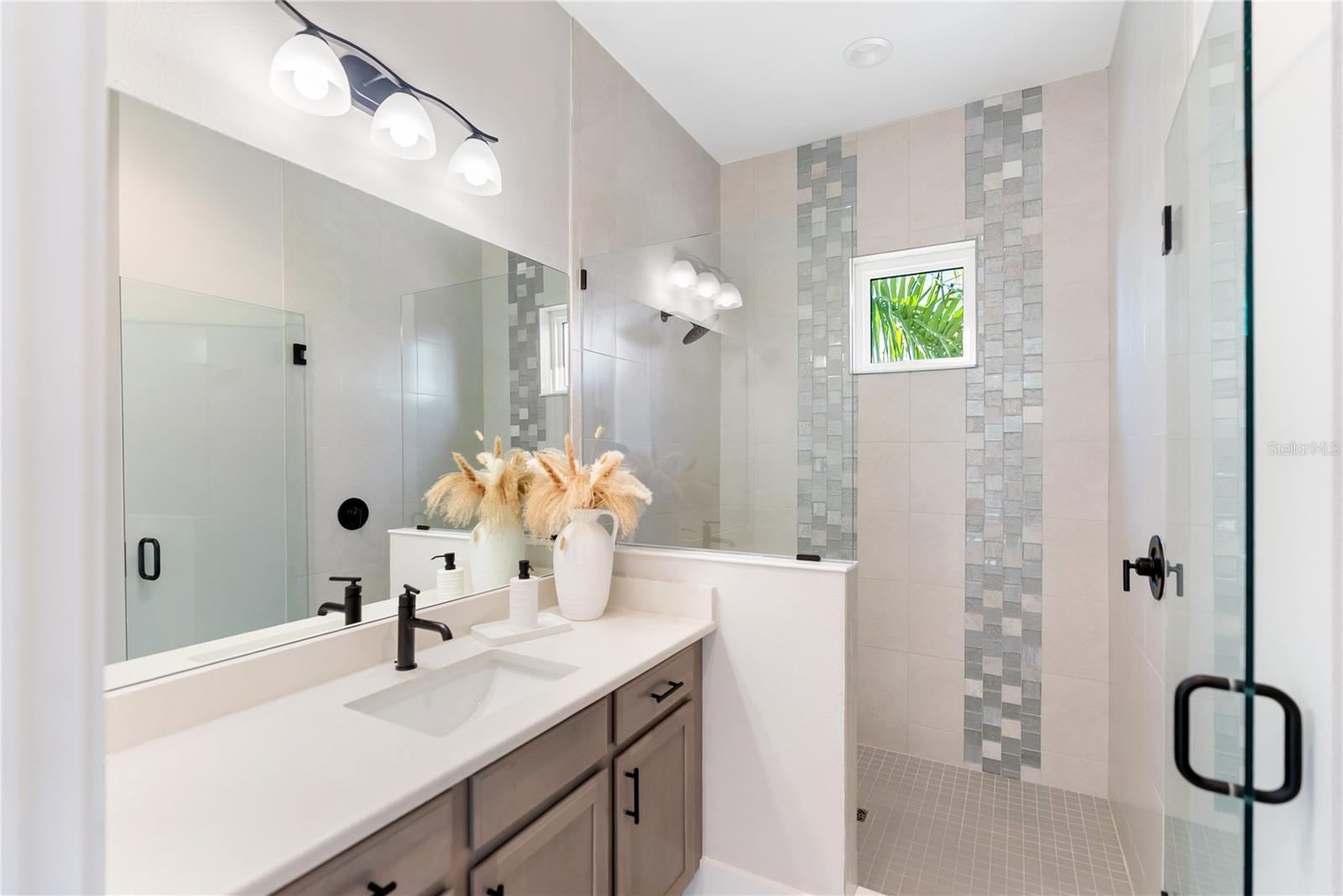 AQUA LAGOON - Residential